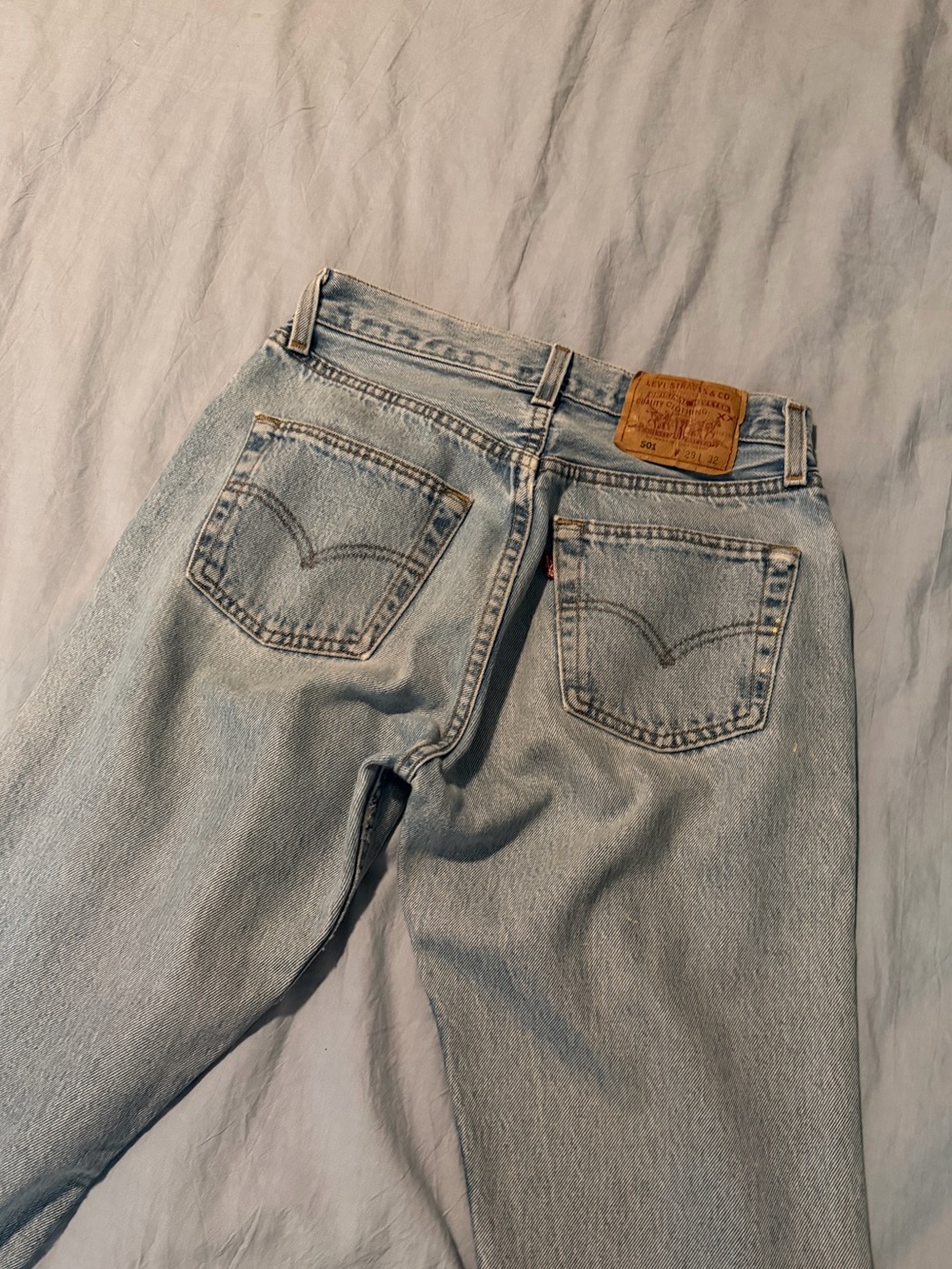 light wash vintage 501 levi jeans